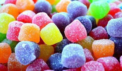 Sugar, does it make your brain hit the gas or the brake?